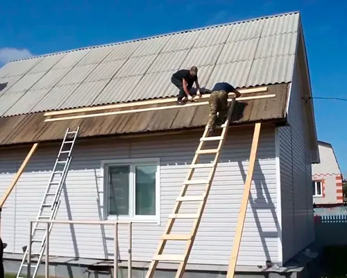 Замена шифера на металлочерепицу